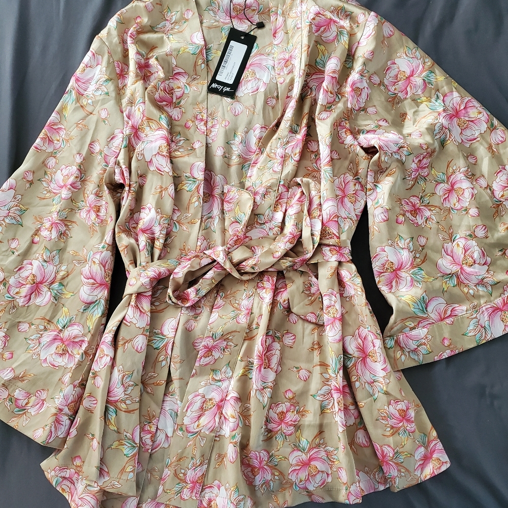 🌺HP!🌺 NWT Nasty Gal "It Stems From You" Gold Floral Kimono/Robe - US 8/Medium - Picture 4 of 7